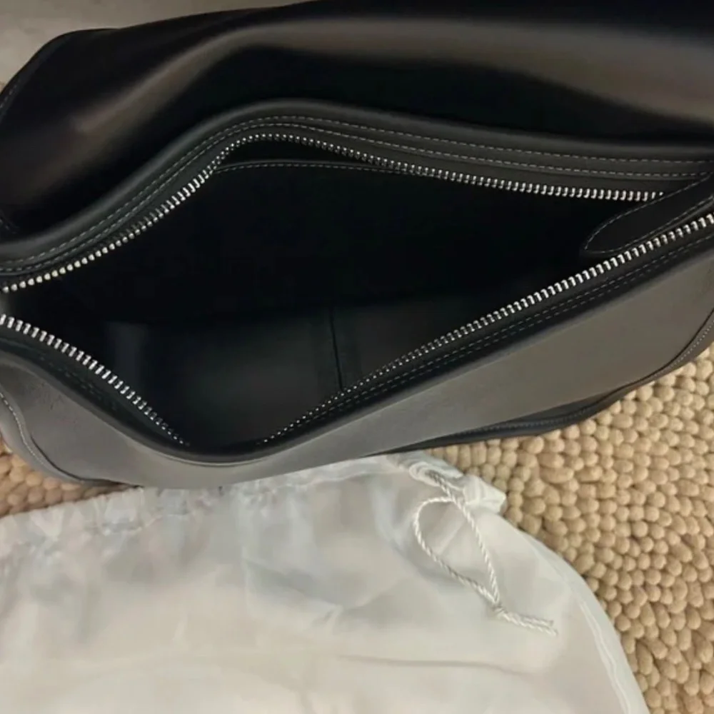 Coach Originals Patricia Legacy Bag in Silver/Black Glovetanned Leather - Picture 3 of 13